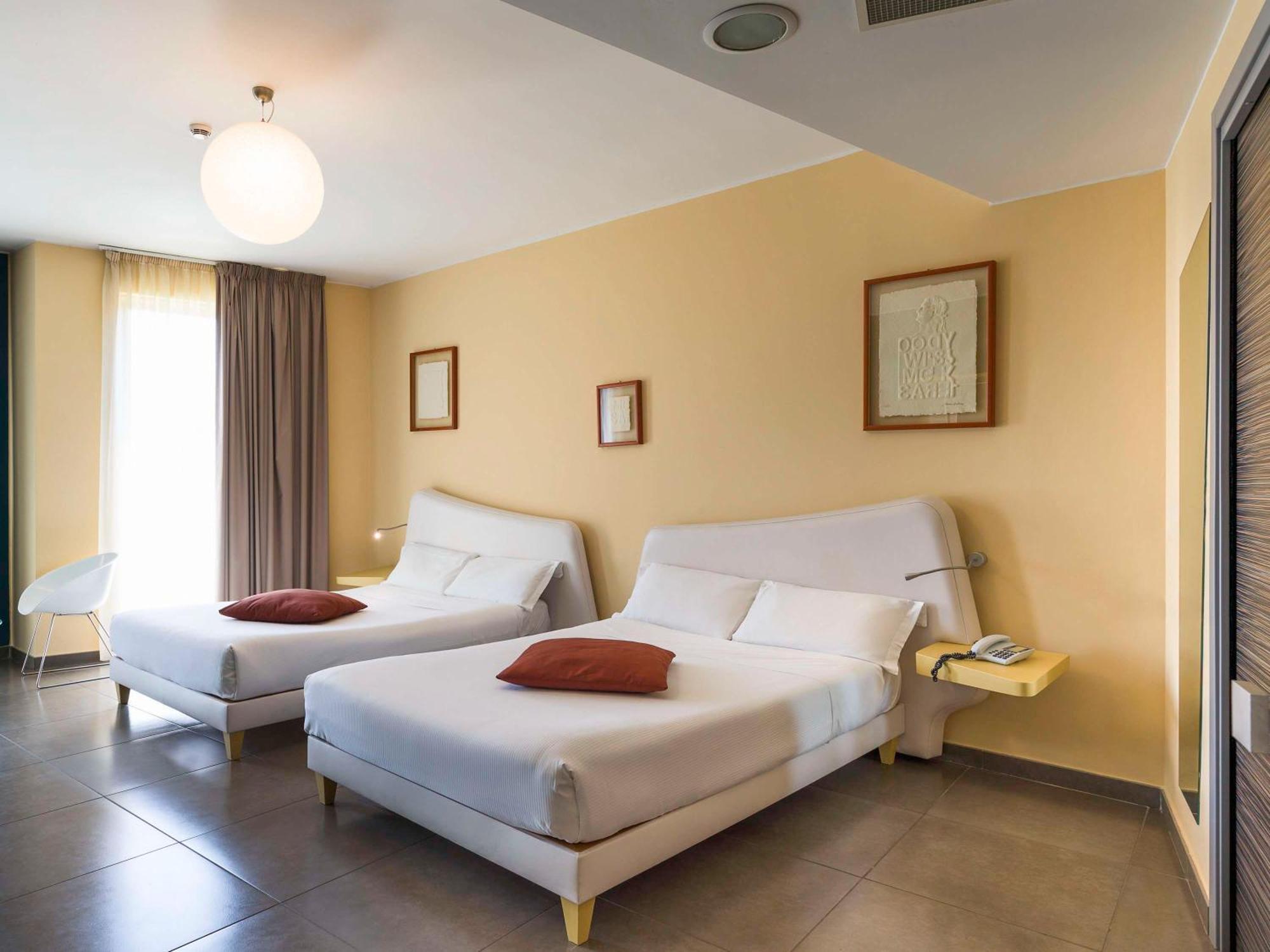Ibis Styles Catania Acireale Hotel Exterior foto